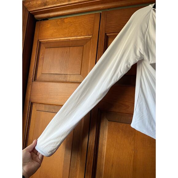 NWT Revolve SER.O.YA Women's Artemis Twist Neck Cutout Blouse Top White Size XL - Picture 8 of 11